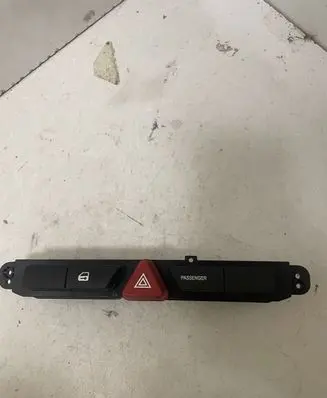 KIA Ceed Hazard light switch 937001H010