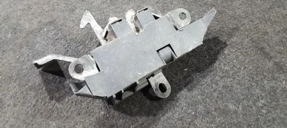 Toyota Avensis T220 Engine bonnet/hood lock/catch