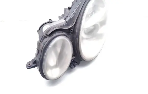 Mercedes-Benz E AMG W211 Headlight/headlamp 15435901