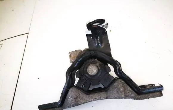 Engine mount bracket
