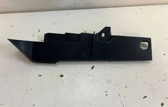 Honda CR-V Fender mounting bracket 74206SWWG