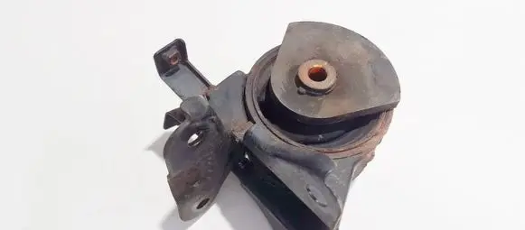 Hyundai Trajet Engine mount bracket 218323a220 21832-3a220