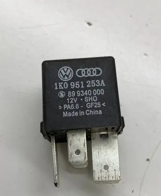 Volkswagen PASSAT B6 Other relay 1K0951253A 899340000