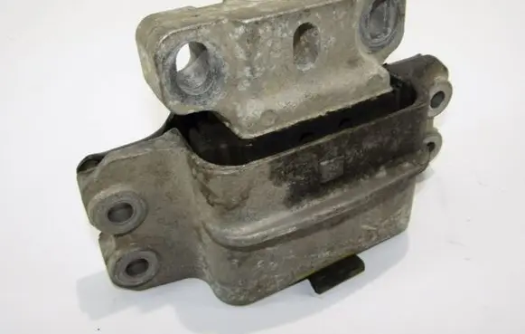 Volkswagen Caddy Engine mount bracket 1K0199555