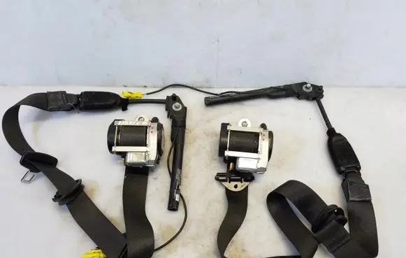 Opel Zafira C Front seatbelt