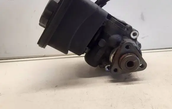 BMW 5 E60 E61 Power steering pump 6760956010 7693974101