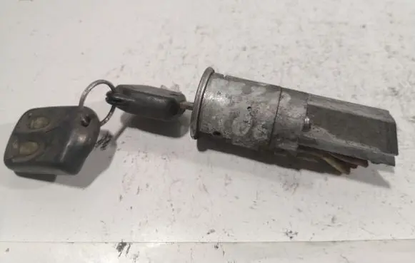 Peugeot 106 Ignition lock