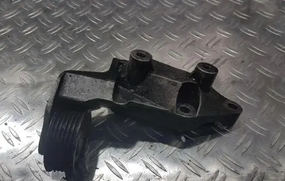 Ford Mondeo Mk III Engine mounting bracket xs7e10039ba xs7e-10039-ba