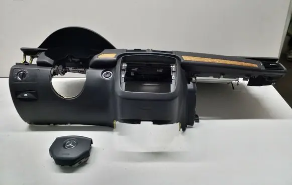 Mercedes-Benz R W251 Dashboard A2516800587 A1648600805