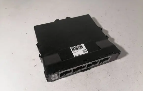 Lexus ES 250 - 300 - 330 Fuel injection control unit/module 8998133110 2850005401