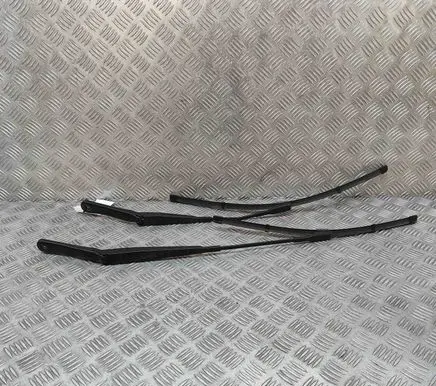 BMW X2 F39 Windshield/front glass wiper blade 7429708