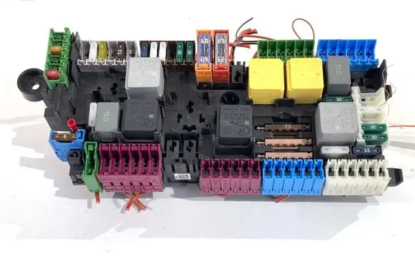 Mercedes-Benz Sprinter W907 W910 Fuse box set A9075450100