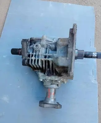 Dacia Duster Gearbox transfer box case 8200988056