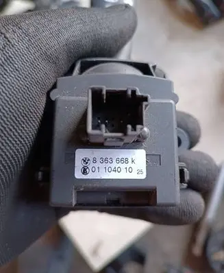 BMW 5 E39 Indicator stalk 8363668k