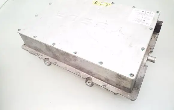 Voltage converter inverter