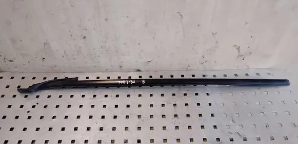 Opel Frontera B Windshield trim
