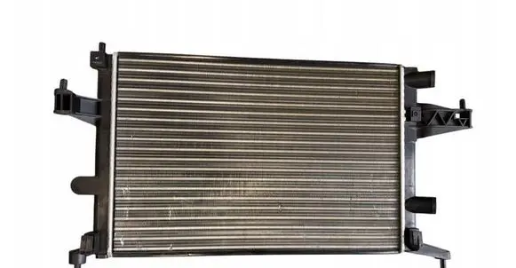 Opel Corsa C Coolant radiator 470R0167 1300236 1300250