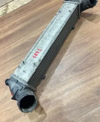 BMW 3 E90 E91 Intercooler radiator 3093796