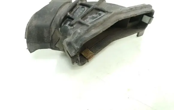 Ford Focus Air intake duct part AV619A675AD 1050707S01