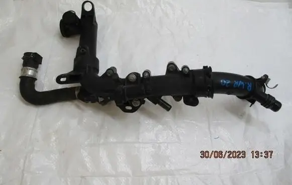 Engine coolant pipe/hose