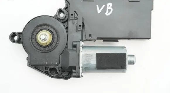 Audi A8 S8 D4 4H Front wiper linkage and motor 04E959801D