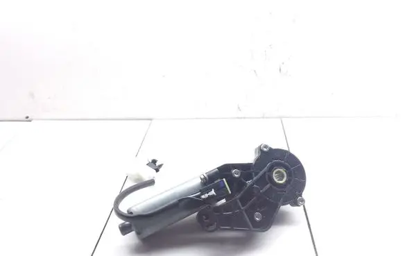 Mercedes-Benz E W211 Seat adjustment motor 0390203207