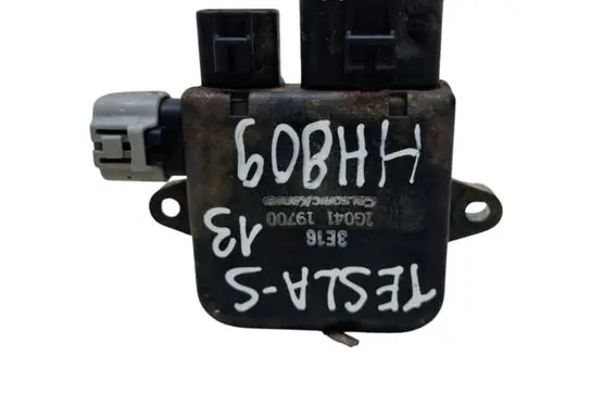 Tesla Model S Coolant fan relay 1G04119700