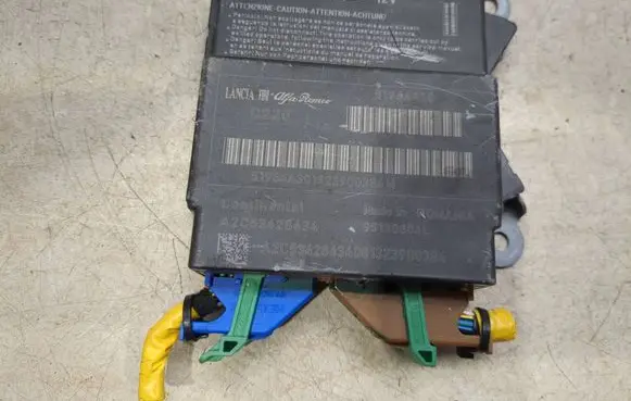 Fiat 500L Airbag control unit/module 51964430 35130806L A2C53428634