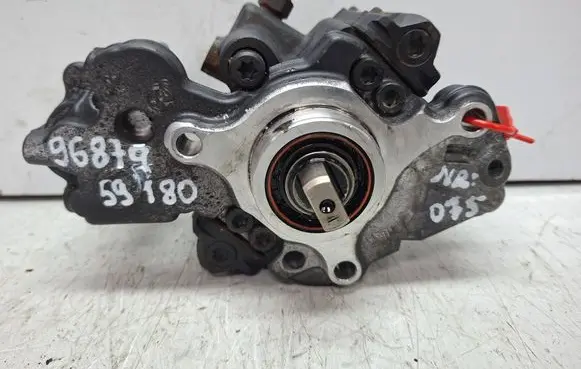 Peugeot 508 Fuel injection high pressure pump S27610075 9687959180