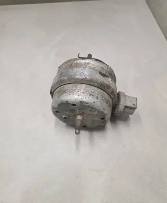 Engine mount bracket