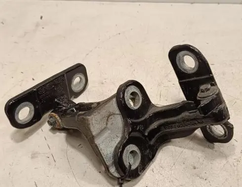 Rear door hinge set