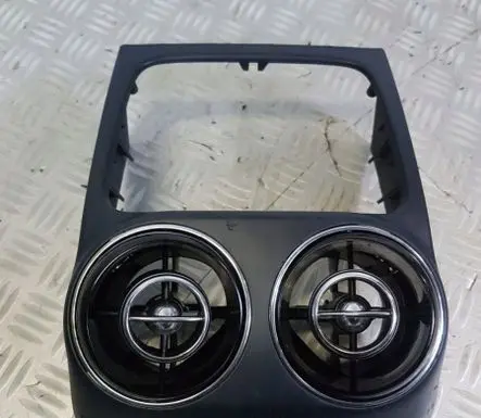 Jaguar XJ X351 Rear air vent grill 