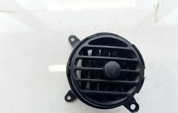Chevrolet Kalos Dash center air vent grill