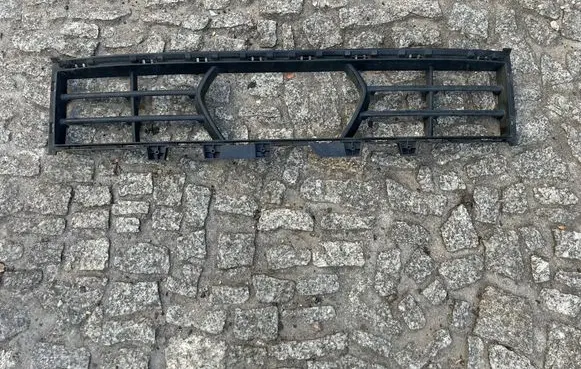 BMW XM Front bumper lower grill 9451660 11867210 9451830