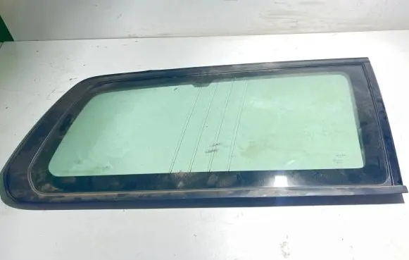 Volvo V70 Rear side window 30674856