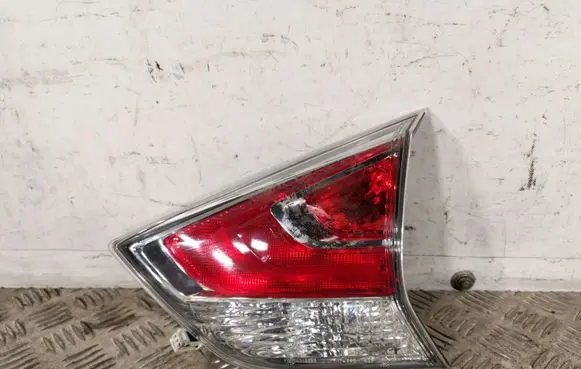 Nissan X-Trail T32 Tailgate rear/tail lights A049628