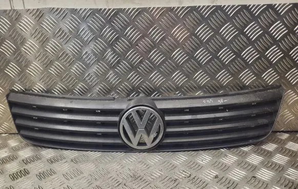 Volkswagen PASSAT B5 Front grill 3B0853653C
