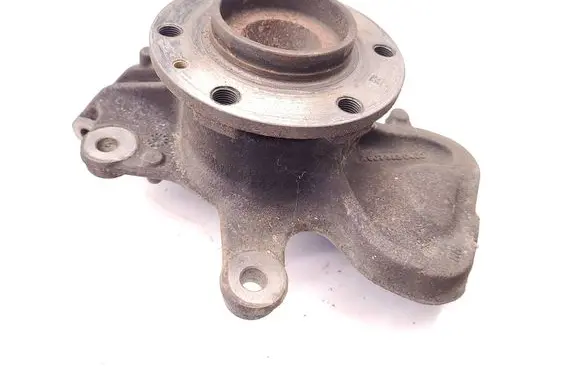 Front wheel hub