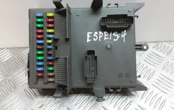 Renault Espace - Grand espace IV Fuse module 8200447438