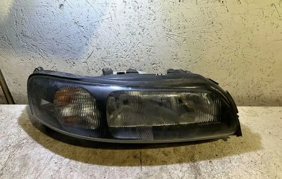 Volvo V70 Headlight/headlamp 89014870 043493 02042013