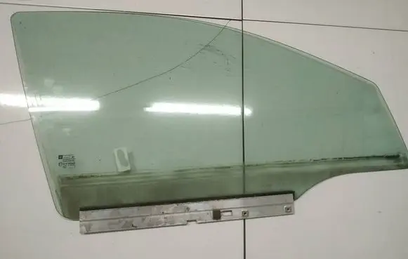 Opel Astra H Front door window glass four-door as2