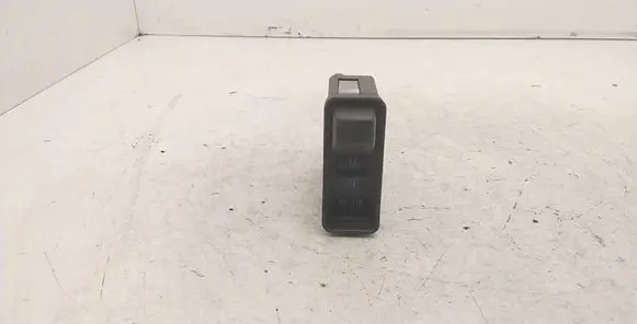 Fog light switch