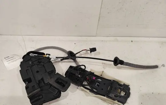 Volkswagen Golf VII Front door lock 5TB837016C