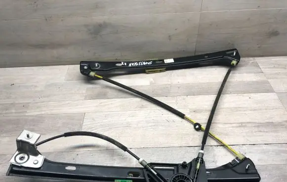 Volkswagen Golf Sportsvan Front window lifting mechanism without motor 510837461F C16489103