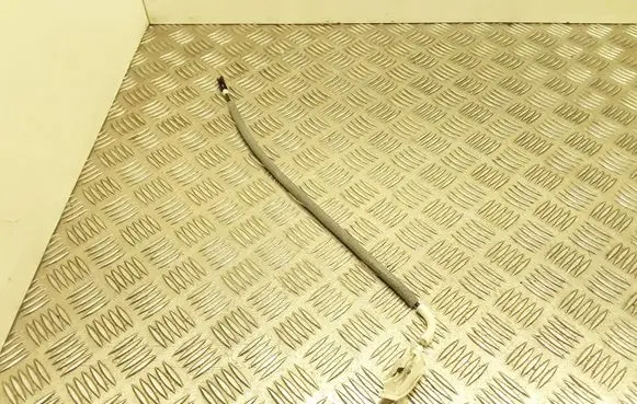 BMW 5 E60 E61 Front door lock loop/hook striker 