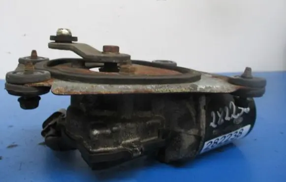 KIA Sportage Front wiper linkage and motor
