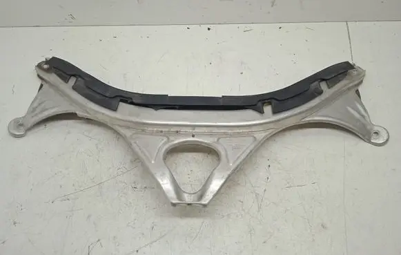 Other engine bay part