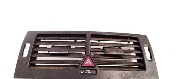 Mercedes-Benz A W169 Dash center air vent grill 