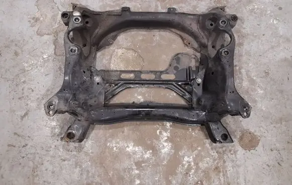 Mercedes-Benz C W204 Front subframe 2126280457 2216200311