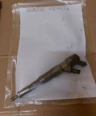 BMW 5 E39 Fuel injector 0445110048